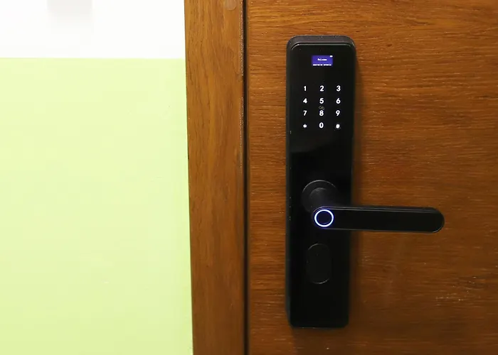 Azur - Self Check-in Апартаменти Бургас